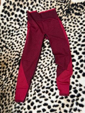 PINK Victoria's Secret Girls' Burgundy & Dark Pink Colorblock Leggings